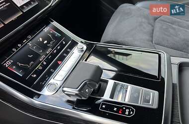 Внедорожник / Кроссовер Audi Q8 2020 в 