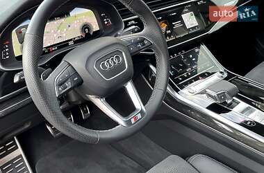 Внедорожник / Кроссовер Audi Q8 2020 в 