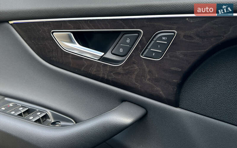 Внедорожник / Кроссовер Audi Q8 2020 в Львове