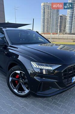 Внедорожник / Кроссовер Audi Q8 2019 в 