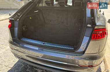 Внедорожник / Кроссовер Audi Q8 2020 в 