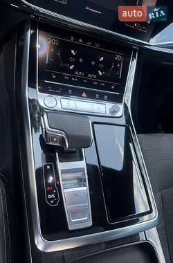 Внедорожник / Кроссовер Audi Q8 2020 в 