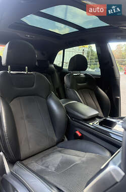 Внедорожник / Кроссовер Audi Q8 2020 в 