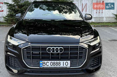 Внедорожник / Кроссовер Audi Q8 2020 в 