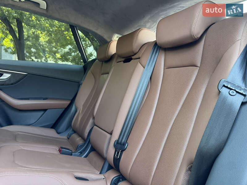 Позашляховик / Кросовер Audi Q8 2020 в Одесі