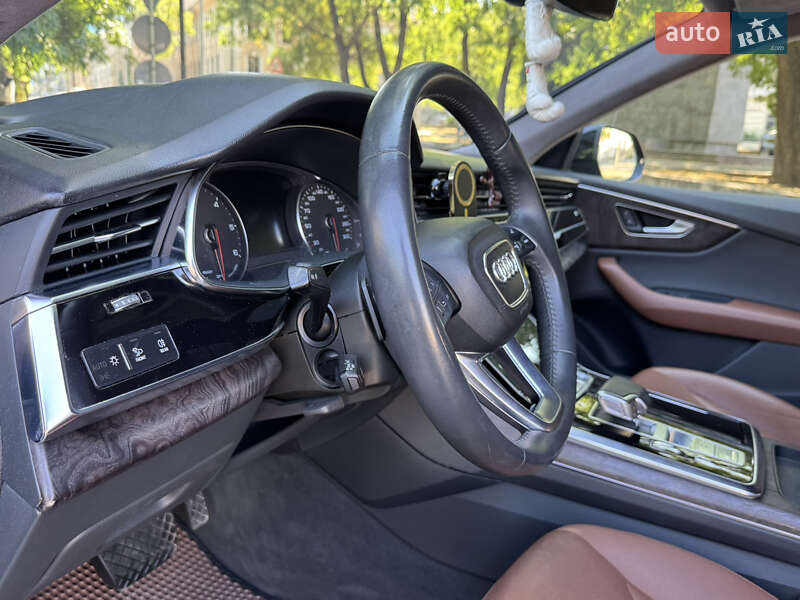 Позашляховик / Кросовер Audi Q8 2020 в Одесі