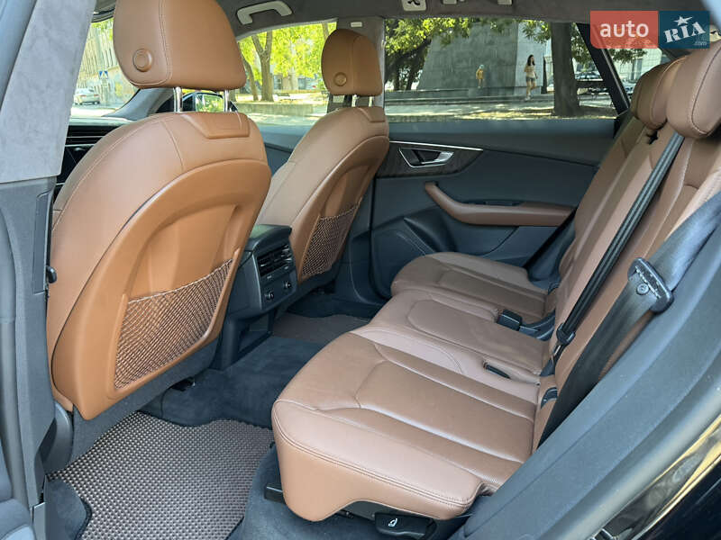 Позашляховик / Кросовер Audi Q8 2020 в Одесі