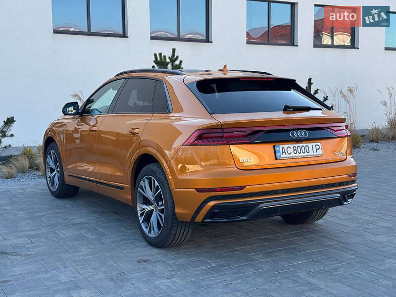 Позашляховик / Кросовер Audi Q8 2019 в 