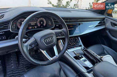 Позашляховик / Кросовер Audi Q8 2019 в 