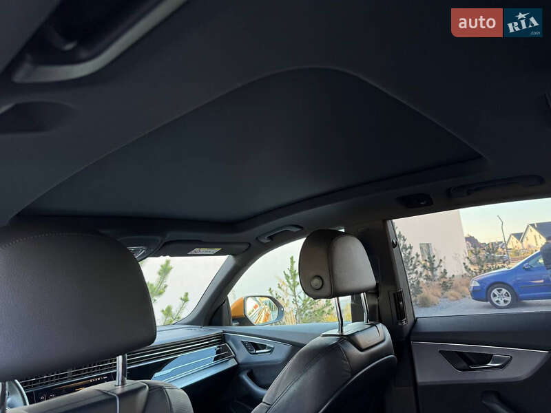 Позашляховик / Кросовер Audi Q8 2019 в Луцьку