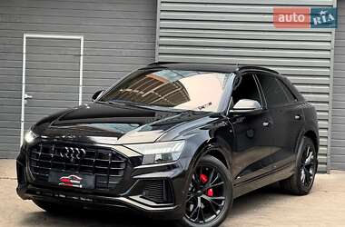 Позашляховик / Кросовер Audi Q8 2018 в 