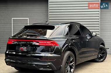 Позашляховик / Кросовер Audi Q8 2018 в 