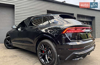 Позашляховик / Кросовер Audi Q8 2018 в 