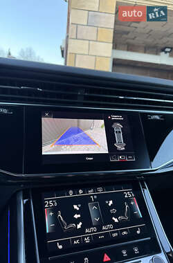 Внедорожник / Кроссовер Audi Q8 2019 в 