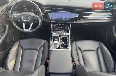 Внедорожник / Кроссовер Audi Q8 2018 в 