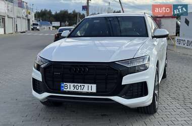 Внедорожник / Кроссовер Audi Q8 2021 в 