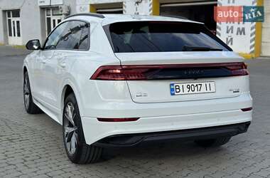 Внедорожник / Кроссовер Audi Q8 2021 в 