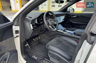 Внедорожник / Кроссовер Audi Q8 2021 в 