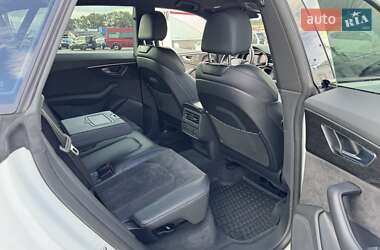Внедорожник / Кроссовер Audi Q8 2021 в 