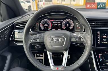 Внедорожник / Кроссовер Audi Q8 2021 в 