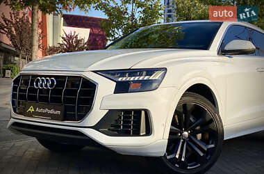 Внедорожник / Кроссовер Audi Q8 2019 в 