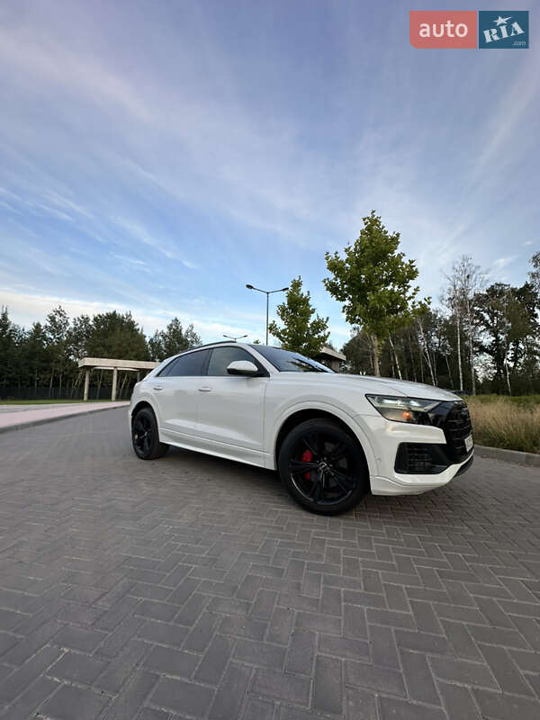 Позашляховик / Кросовер Audi Q8 2019 в Києві