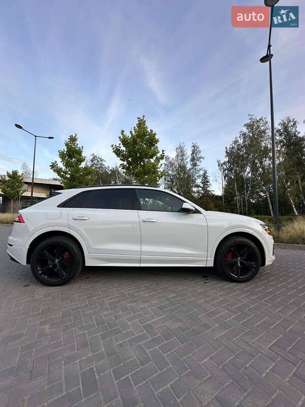 Позашляховик / Кросовер Audi Q8 2019 в Києві