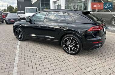 Внедорожник / Кроссовер Audi Q8 2023 в 