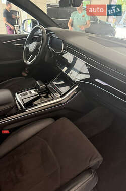 Внедорожник / Кроссовер Audi Q8 2019 в 