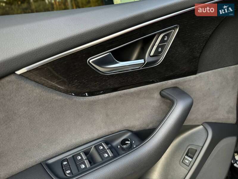 Внедорожник / Кроссовер Audi Q8 2023 в Киеве