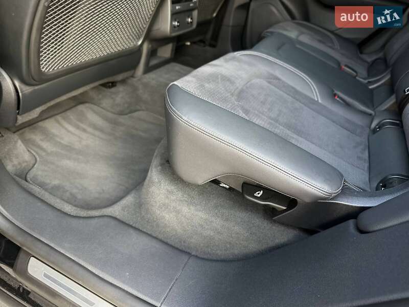 Внедорожник / Кроссовер Audi Q8 2023 в Киеве