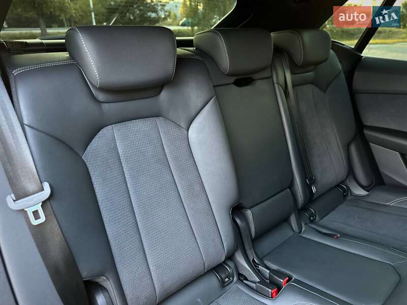 Внедорожник / Кроссовер Audi Q8 2023 в Киеве