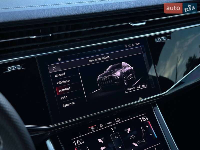 Внедорожник / Кроссовер Audi Q8 2023 в Киеве