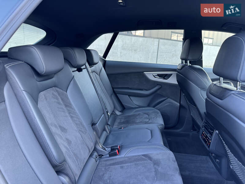 Внедорожник / Кроссовер Audi Q8 2019 в Киеве