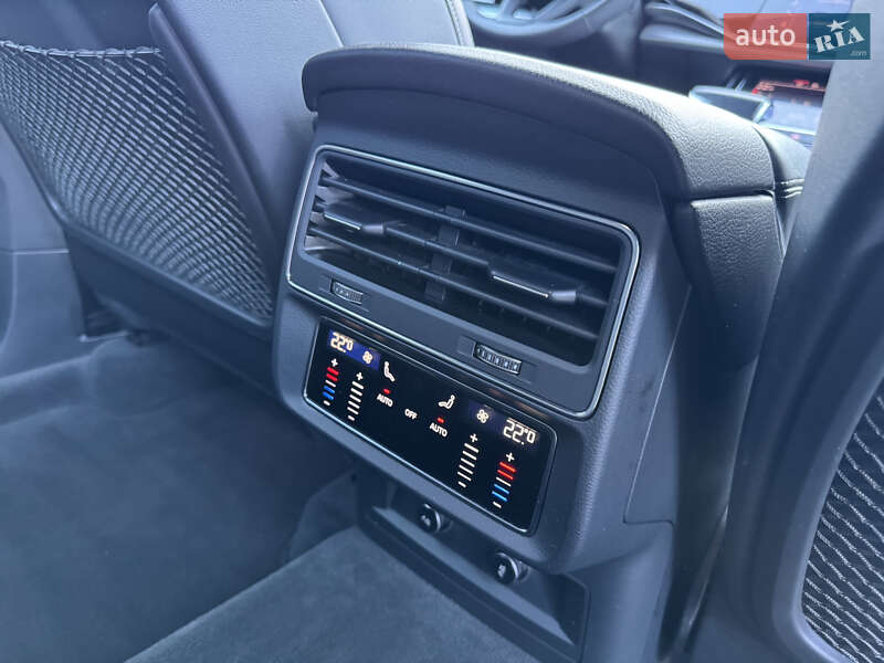 Внедорожник / Кроссовер Audi Q8 2019 в Киеве