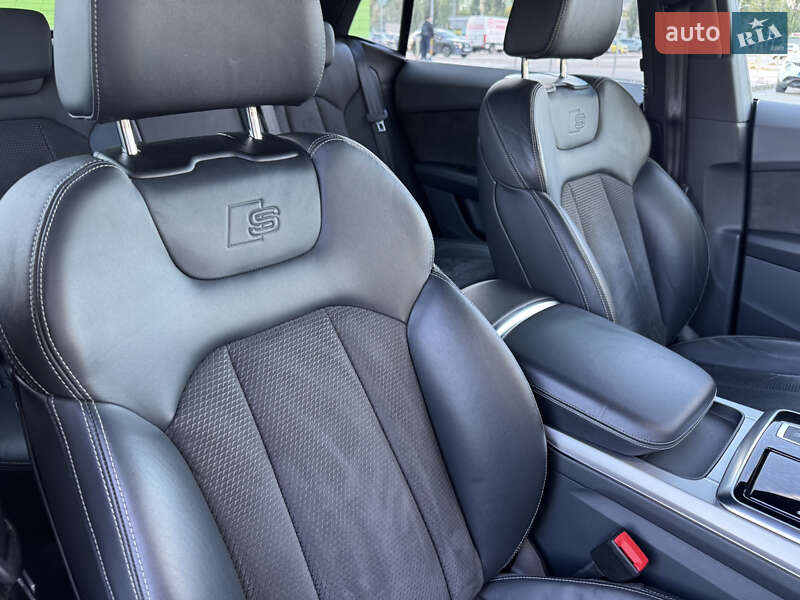 Внедорожник / Кроссовер Audi Q8 2019 в Киеве