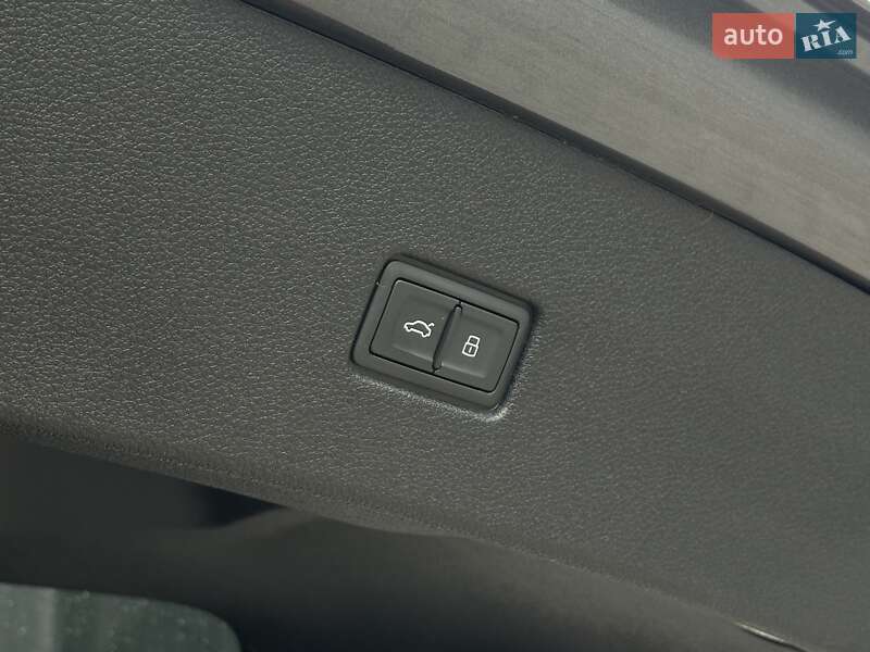 Внедорожник / Кроссовер Audi Q8 2019 в Мукачево