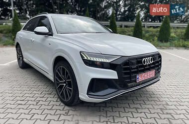 Позашляховик / Кросовер Audi Q8 2019 в 