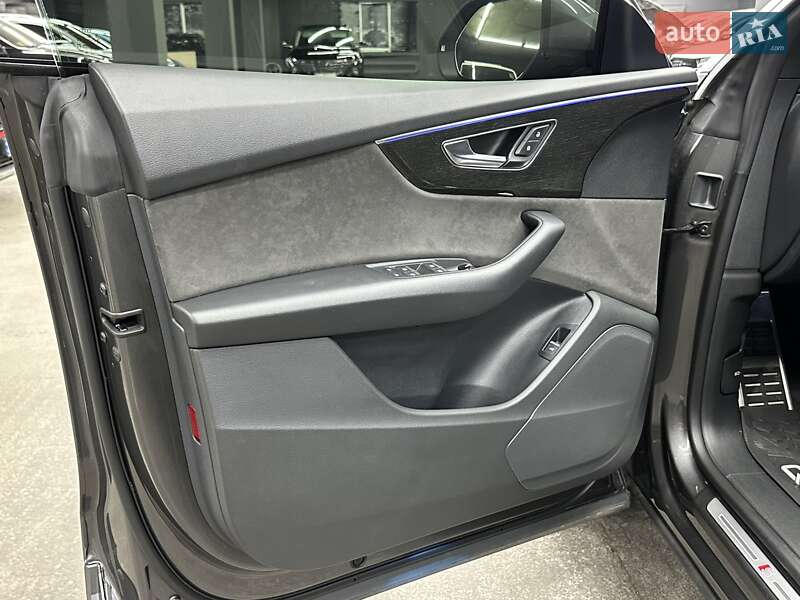 Внедорожник / Кроссовер Audi Q8 2020 в Харькове