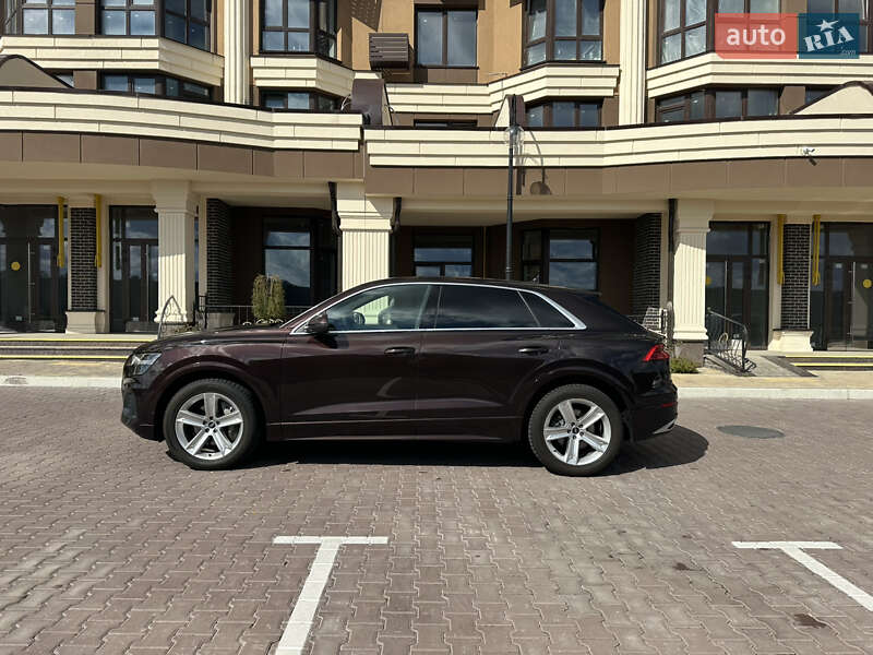 Внедорожник / Кроссовер Audi Q8 2021 в Киеве