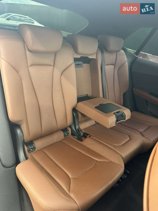 Внедорожник / Кроссовер Audi Q8 2021 в Киеве