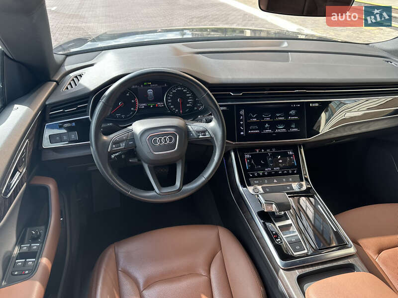Внедорожник / Кроссовер Audi Q8 2021 в Киеве