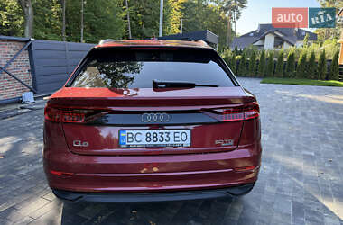 Внедорожник / Кроссовер Audi Q8 2019 в 