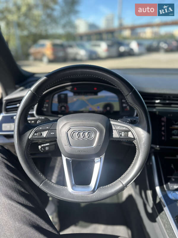 Внедорожник / Кроссовер Audi Q8 2018 в Киеве