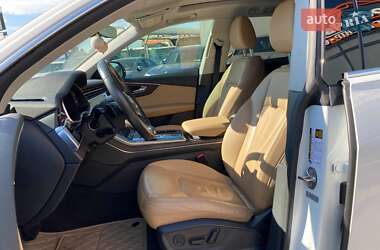 Внедорожник / Кроссовер Audi Q8 2018 в 