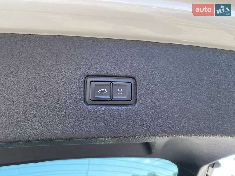 Внедорожник / Кроссовер Audi Q8 2018 в Львове
