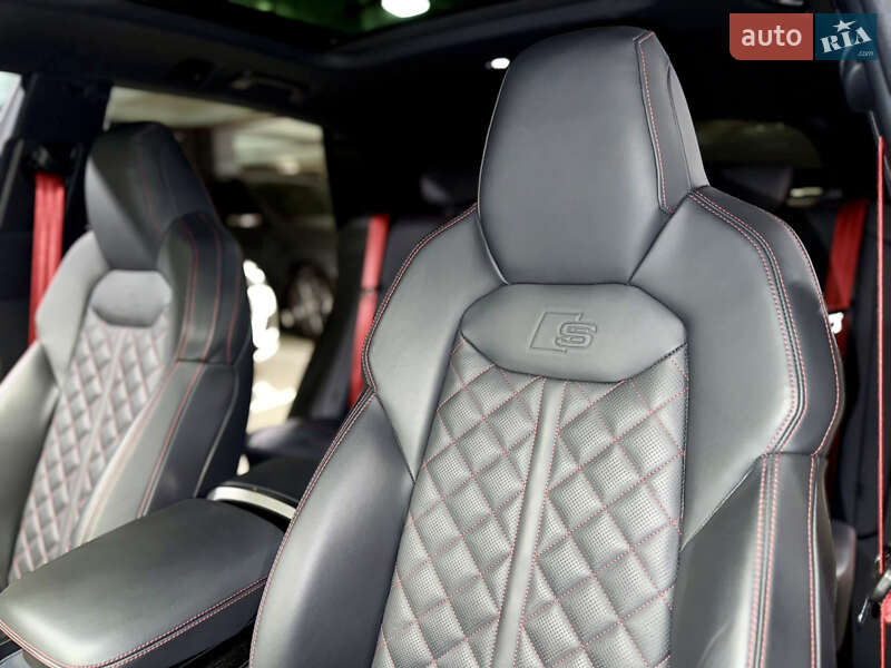 Внедорожник / Кроссовер Audi Q8 2024 в Киеве