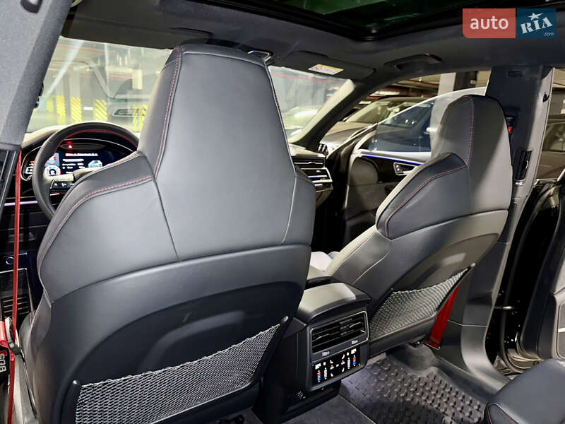 Внедорожник / Кроссовер Audi Q8 2024 в Киеве