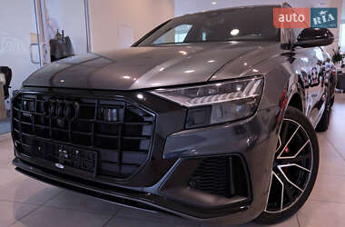 Внедорожник / Кроссовер Audi Q8 2020 в 