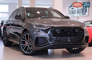 Внедорожник / Кроссовер Audi Q8 2020 в 